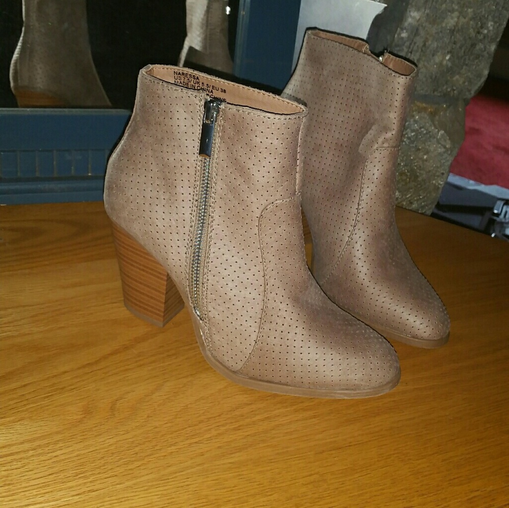JustFab NWOT booties
